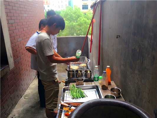 魅力小吃培訓學員特色燒烤學員教學現場案例