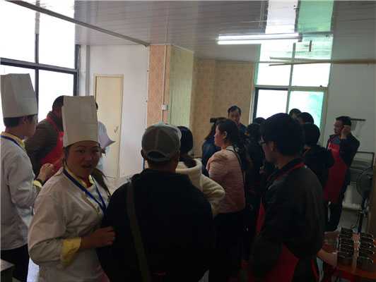 魅力小吃培訓學員雜糧煎餅制作技巧培訓現場案例