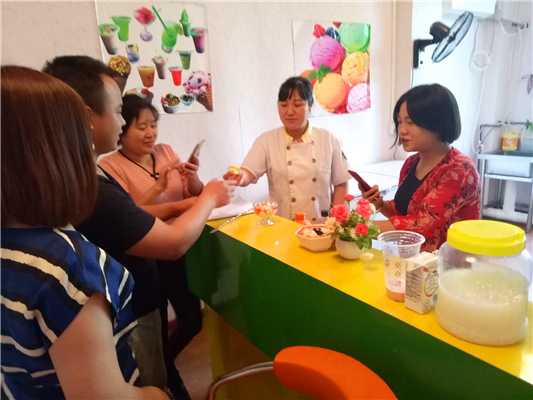 魅力小吃培訓學員美味奶茶實踐現場案例