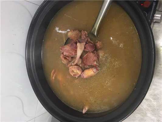 魅力小吃培訓學員泉州牛肉小吃之牛鞭湯實操現場案例