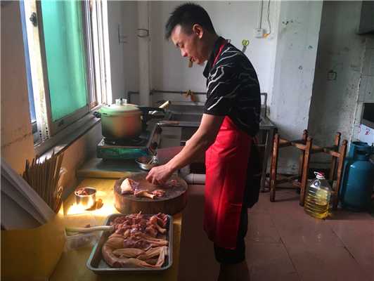 魅力小吃培訓學員泉州牛肉小吃實踐操作案例